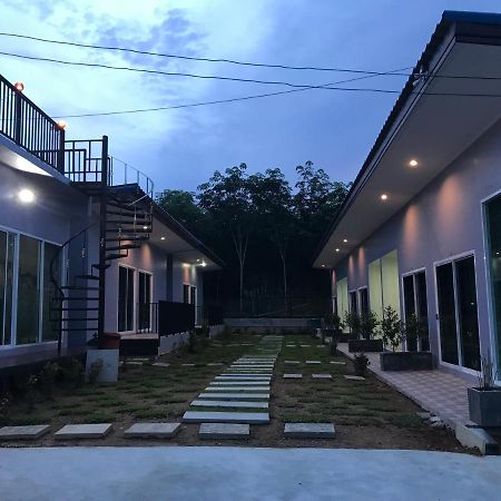 Hotel Tubtimtong Boutique à Nai Yang Beach Extérieur photo